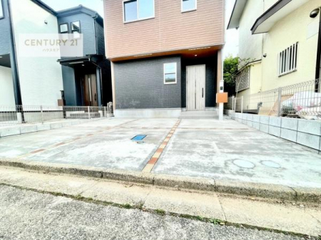 ���ԏ�@���ԃX�y�[�X��2�䕪����܂��I�Z�J���h�J�[�͂������A�o�C�N�⎩�]�ԂȂǂ��u���ꏊ�ɍ���܂���B