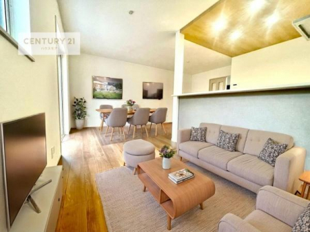 ���r���O�@�Ƌ��CG�p�[�X�ł��B�S�n�ǂ����r���O�͉Ƒ������R�ƏW�܂�܂��B�Ƒ��c�R�̎��Ԃ����������ł��B���Ƒ��ƁA����w�[���������Ԃ��߂��������ł��ˁB