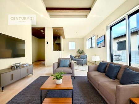 ���r���O�@�Ƌ��CG�p�[�X�ł��B�J�����̂���L�XLDK�I�\�t�@�[��_�C�j���O�e�[�u����u���Ă������ɂȂ�Ȃ��̂ŉ��K�ɉ߂����܂��I�R�~���j�P�[�V���������₷�����r���O�ł��I