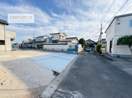 ���̑����n�@�O�ʓ��H4.9���I�z����ǍD�ȗ��n�ł��B
�Ԍɓ��ꂪ���ȕ������S�ł��ˁB