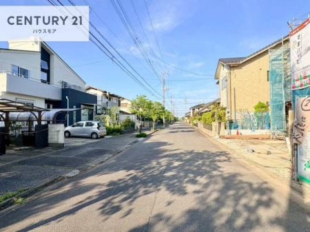 ���̑����n�@�O�ʓ��H��9���I�z����ǍD�ȗ��n�ł��B
�Ԍɓ��ꂪ���ȕ������S�ł��ˁB�y���n�̔���J�Ò��z