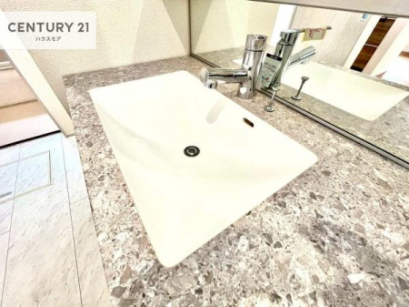 ���ʑ�E���ʏ��@�[�����ʑ�{�E���́A�������˂ɂ����̂ł�����ꂪ�y�X�I���������ۂĂ܂��I
�L���C�Ȑ��ʏ��Ŏ��������̃��`�x�[�V�������オ��܂��ˁI