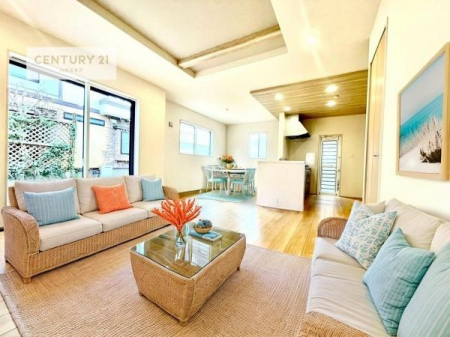 ���r���O�@�Ƌ��CG�p�[�X�ł��B�J�����̂���L�XLDK�I�\�t�@�[��_�C�j���O�e�[�u����u���Ă������ɂȂ�Ȃ��̂ŉ��K�ɉ߂����܂��I�R�~���j�P�[�V���������₷�����r���O�ł��I