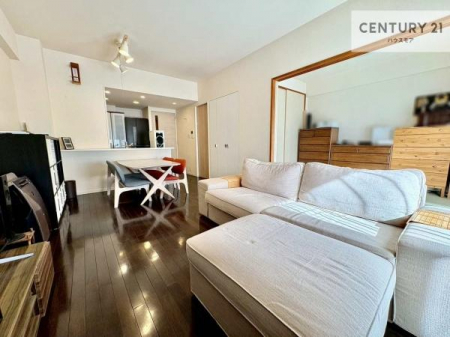 ���r���O�@�S�n�ǂ����r���O�͉Ƒ������R�ƏW�܂�܂��B�Ƒ��c�R�̎��Ԃ����������ł��B���Ƒ��ƁA����w�[���������Ԃ��߂��������ł��ˁB