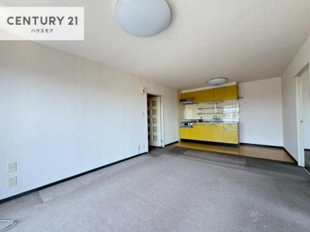 ���r���O�@�\�t�@�[��_�C�j���O�e�[�u����u���Ă������ɂȂ�Ȃ��̂ŉ��K�ɉ߂����܂��I�R�~���j�P�[�V���������₷����Ԃł��B