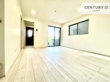 ���r���O�@�傫�ȑ����炽���Ղ�̗z���������閾�邢���r���O�B�J�����̂��郊�r���O�ŉƑ��c���̂��났�̎��Ԃ��߂����܂��I