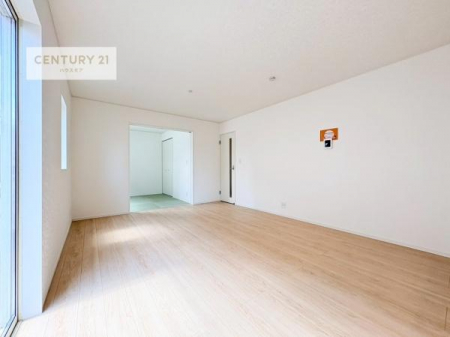 ���r���O�@�D�����z���܂肪���r���O����ł���ċ��S�n�̗ǂ���Ԃ����o���Ă���܂��I
���났�̎��Ԃ��߂����܂��I