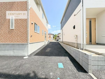 ���ԏ�@���ԃX�y�[�X��2�䕪����܂��I�Z�J���h�J�[�͂������A�o�C�N�⎩�]�ԂȂǂ��u���ꏊ�ɍ���܂���B