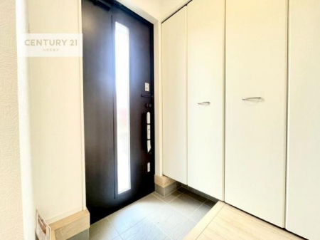 ���ց@�V���[�Y�{�b�N�X�t���B���ւ��Еt�����|�������₷���ł��I
�X�b�L���������ւŌ˂��J�����u�ԁA�������̂���S�n������Ԃ��o�}���Ă���܂��B