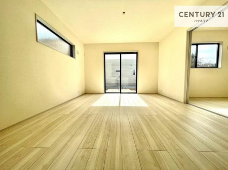 ���r���O�@�D�����z���܂肪���r���O����ł���ċ��S�n�̗ǂ���Ԃ����o���Ă���܂��I
���났�̎��Ԃ��߂����܂��I