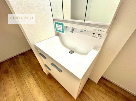 ���ʑ�E���ʏ��@�O�ʋ��d�l�̐��ʏ��́A�g�����Ȃ݂����₷������I���͎��[�ɂȂ��Ă��܂��B�h���C���[�₨���ϓ����Еt������̂Ő��ʑ������X�b�L���ƌ����邱�Ƃ��o���܂��I