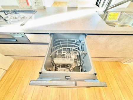 �L�b�`���@�H��@�t���̃L�b�`���ł��I�Z���������r��h�~�Ƃ��đ�ϊ��􂷂�֗��Ȏd�l�ł��I�r���g�C���Ȃ̂ŃL�b�`���̏ꏊ����炸�����X�y�[�X���L���g�����Ƃ��o���܂��I