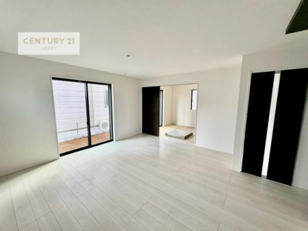 ���r���O�@�傫�ȑ����炽���Ղ�̗z���������閾�邢���r���O�B�J�����̂��郊�r���O�ŉƑ��c���̂��났�̎��Ԃ��߂����܂��I