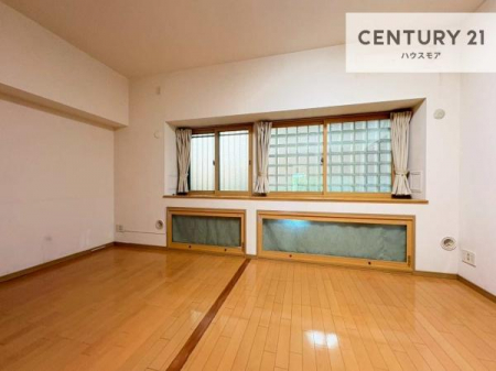 �m���@���邭���ʂ��̗ǂ������ł��B�u�V���v���v�Ƀf�U�C�����ꂽ�����B���R�x�������̂ŉƋ�⃌�C�A�E�g�ł��D�݂̋�Ԃ�n��グ���܂��B�����x�A���n�ɂĂ��m�F���������B