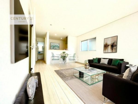 ���r���O�@�Ƌ��CG�p�[�X�ł��B�S�n�ǂ����r���O�͉Ƒ������R�ƏW�܂�܂��B�Ƒ��c�R�̎��Ԃ����������ł��B���Ƒ��ƁA����w�[���������Ԃ��߂��������ł��ˁB