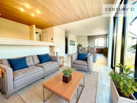 ���r���O�@�Ƌ��CG�p�[�X�ł��B�S�n�ǂ����r���O�͉Ƒ������R�ƏW�܂�܂��B�Ƒ��c�R�̎��Ԃ����������ł��B���Ƒ��ƁA����w�[���������Ԃ��߂��������ł��ˁB