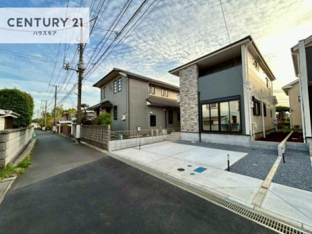 ���̑����n�@�O�ʓ��H��4���I�z����ǍD�ȗ��n�ł��B
�Ԍɓ��ꂪ���ȕ������S�ł��ˁB