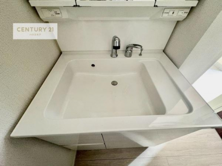 ���ʑ�E���ʏ��@�[�����ʑ�{�E���́A�������˂ɂ����̂ł�����ꂪ�y�X�I���������ۂĂ܂��I
�L���C�Ȑ��ʏ��Ŏ��������̃��`�x�[�V�������オ��܂��ˁI