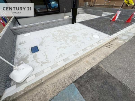 ���ԏ�@���ԃX�y�[�X��2�䕪����܂��I�Z�J���h�J�[�͂������A�o�C�N�⎩�]�ԂȂǂ��u���ꏊ�ɍ���܂���B