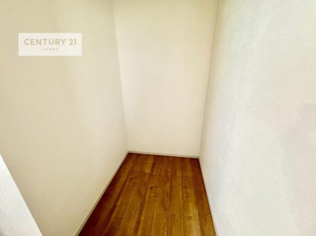 ���[�@�E�H�[�N�C���N���[�[�b�g�t���ł��B��������̂��m���Ȃǂ����[���Ă��������ł��ˁI���ɂ���@�������ȂǋG�ߕ��̑傫�ȉƓd�����[�ł��܂��B