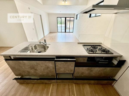 �L�b�`���@���[�X�y�[�X���[�����Ă���A�L�b�`���܂�����������ƕۂ��Ȃ���A�L�X�Ƃ��������X�y�[�X���m�ہB���K�ȍ�Ɗ��ŁA�����̂����������X���[�Y�ɂ͂��ǂ�܂��B