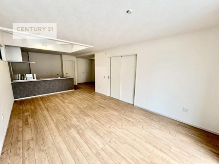 ���r���O�@�J�����̂���L�XLDK�I�\�t�@�[��_�C�j���O�e�[�u����u���Ă������ɂȂ�Ȃ��̂ŉ��K�ɉ߂����܂��I�R�~���j�P�[�V���������₷�����r���O�ł��B