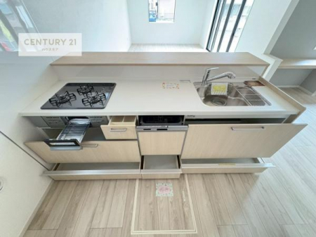 �L�b�`���@���[�X�y�[�X���[�����Ă���A�L�b�`���܂�����������ƕۂ��Ȃ���A�L�X�Ƃ��������X�y�[�X���m�ہB���K�ȍ�Ɗ��ŁA�����̂����������X���[�Y�ɂ͂��ǂ�܂��B