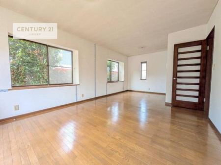 ���r���O�@�傫�ȑ����炽���Ղ�̗z���������閾�邢���r���O�B�J�����̂��郊�r���O�ŉƑ��c���̂��났�̎��Ԃ��߂����܂��I