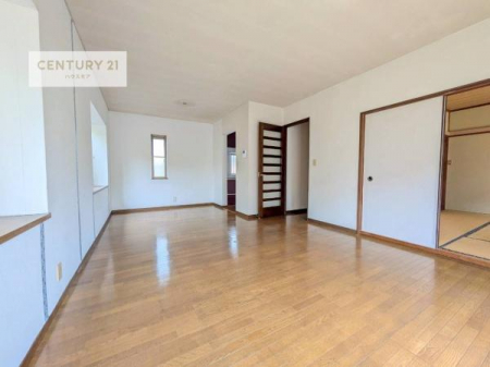 ���r���O�@�D�����z���܂肪���r���O����ł���ċ��S�n�̗ǂ���Ԃ����o���Ă���܂��I
���났�̎��Ԃ��߂����܂��I