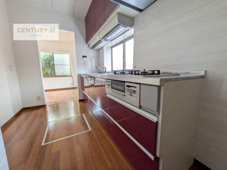 �L�b�`���@���R��������L�b�`���́A���̎x�x��[�H���������K�B
���Ƒ��̗l�q�������Ȃ���A�S�n�悭�Ǝ����ł��܂��B