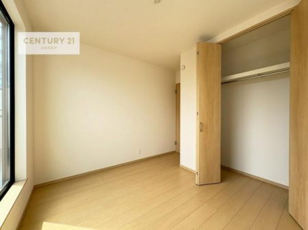 �m���@���[�X�y�[�X�����Ă��܂��I�������X�b�L�����ڂ��鎖���ł��܂��ˁB
�Ƌ��I�΂Ȃ��V���v���ȃf�U�C���ׁ̈A�Ƌ��I�΂����C�ɓ���̋�ԍ�肪�ł������ł��ˁB