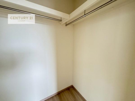 ���[�@�E�H�[�N�C���N���[�[�b�g�t���ł��B��������̂��m���Ȃǂ����[���Ă��������ł��ˁI���ɂ���@�������ȂǋG�ߕ��̑傫�ȉƓd�����[�ł��܂��B