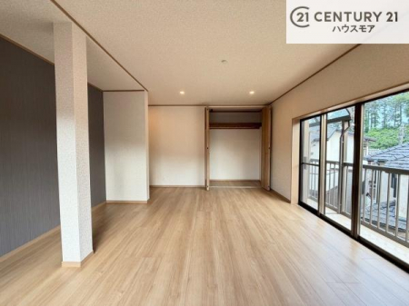 �m���@���邭���ʂ��̗ǂ������ł��B�u�V���v���v�Ƀf�U�C�����ꂽ�����B���R�x�������̂ŉƋ�⃌�C�A�E�g�ł��D�݂̋�Ԃ�n��グ���܂��B�����x�A���n�ɂĂ��m�F���������B