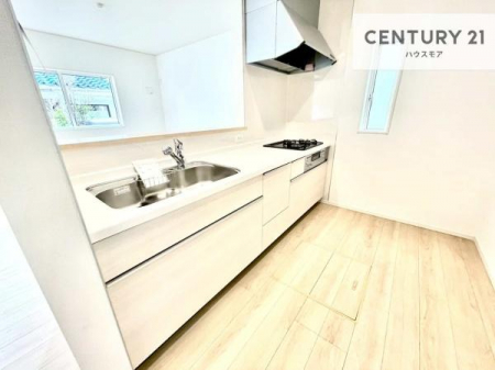 �L�b�`���@��l�C�̑Ζʎ��V�X�e���L�b�`�����̗p���Ă��܂��I���Ƒ��̃R�~���j�P�[�V���������R�Ƒ�����݌v�ł��B
���q�l�ɂ��ڂ��͂��̂Ŋ������ł��ˁB���[�͂�����܂��I
