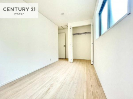 �m���@���邭���ʂ��̗ǂ������ł��B�u�V���v���v�Ƀf�U�C�����ꂽ�����B���R�x�������̂ŉƋ�⃌�C�A�E�g�ł��D�݂̋�Ԃ�n��グ���܂��B�����x�A���n�ɂĂ��m�F���������B