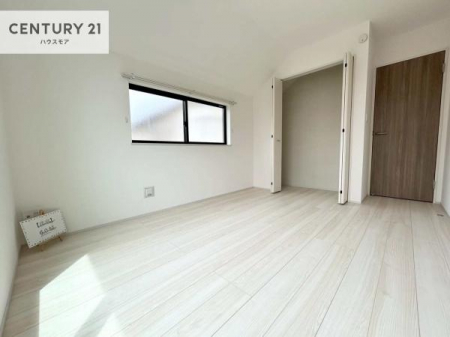 �m���@���[�X�y�[�X�����Ă��܂��I�������X�b�L�����ڂ��鎖���ł��܂��ˁB
�Ƌ��I�΂Ȃ��V���v���ȃf�U�C���ׁ̈A�Ƌ��I�΂����C�ɓ���̋�ԍ�肪�ł������ł��ˁB�y���n�̔���J�Ò��z