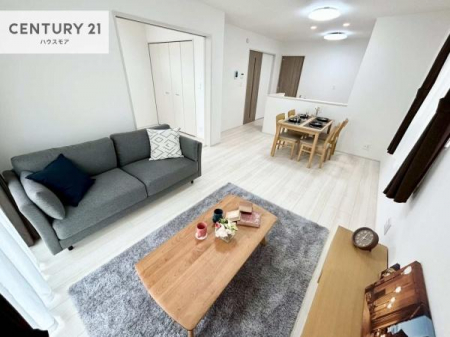 ���r���O�@��؂ȉƑ����W�܂邩�炱��LDK�ɂ͂�����肽���B
�q�����������C�ɏ΂��Ȃ��瑖�����Ă���p�����������u�L���Ƃɂ��ėǂ������v�Ǝv���u�Ԃł��B�y���n�̔���J�Ò��z