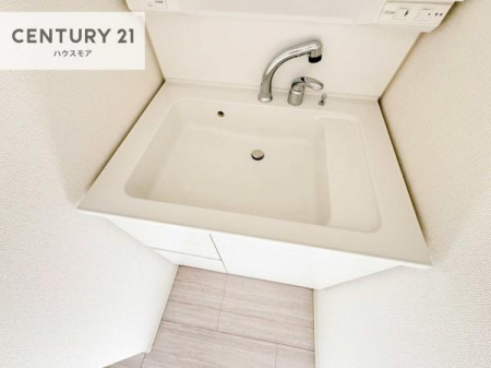 ���ʑ�E���ʏ��@�[�����ʑ�{�E���́A�������˂ɂ����̂ł�����ꂪ�y�X�I���������ۂĂ܂��I
�L���C�Ȑ��ʏ��Ŏ��������̃��`�x�[�V�������オ��܂��ˁI