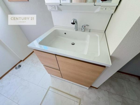 ���ʑ�E���ʏ��@�[�����ʑ�{�E���́A�������˂ɂ����̂ł�����ꂪ�y�X�I���������ۂĂ܂��I
�L���C�Ȑ��ʏ��Ŏ��������̃��`�x�[�V�������オ��܂��ˁI