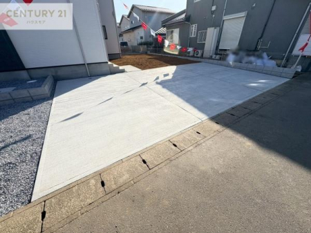 ���ԏ�@���ԃX�y�[�X��2�䕪����܂��I�Z�J���h�J�[�͂������A�o�C�N�⎩�]�ԂȂǂ��u���ꏊ�ɍ���܂���B
