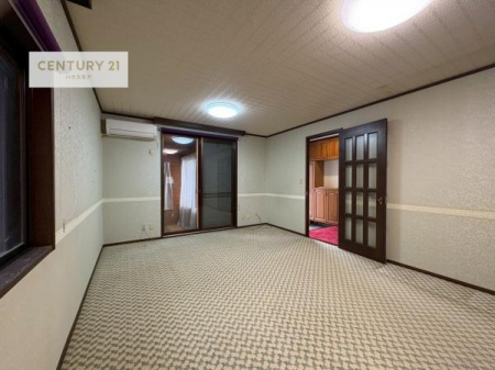 ���r���O�@��؂ȉƑ����W�܂邩�炱��LDK�ɂ͂�����肽���B
�q�����������C�ɏ΂��Ȃ��瑖�����Ă���p�����������u�L���Ƃɂ��ėǂ������v�Ǝv���u�Ԃł��B