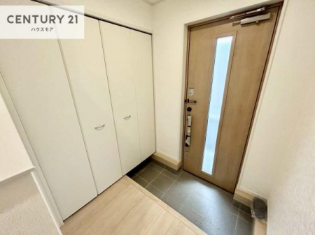 ���ց@�V���[�Y�{�b�N�X�t���B���ւ��Еt�����|�������₷���ł��I
�X�b�L���������ւŌ˂��J�����u�ԁA�������̂���S�n������Ԃ��o�}���Ă���܂��B