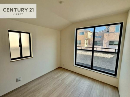 �m���@���邭���ʂ��̗ǂ������ł��B�u�V���v���v�Ƀf�U�C�����ꂽ�����B���R�x�������̂ŉƋ�⃌�C�A�E�g�ł��D�݂̋�Ԃ�n��グ���܂��B�����x�A���n�ɂĂ��m�F���������B