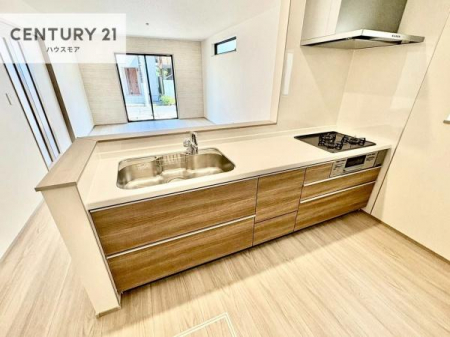 �L�b�`���@��l�C�̑Ζʎ��V�X�e���L�b�`�����̗p���Ă��܂��I���Ƒ��̃R�~���j�P�[�V���������R�Ƒ�����݌v�ł��B
���q�l�ɂ��ڂ��͂��̂Ŋ������ł��ˁB���[�͂�����܂��I