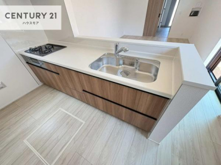 �L�b�`���@��l�C�̑Ζʎ��V�X�e���L�b�`�����̗p���Ă��܂��I���Ƒ��̃R�~���j�P�[�V���������R�Ƒ�����݌v�ł��B
���q�l�ɂ��ڂ��͂��̂Ŋ������ł��ˁB���[�͂�����܂��I