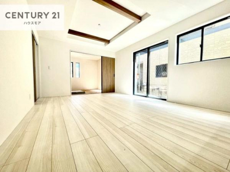 ���r���O�@�D�����z���܂肪���r���O����ł���ċ��S�n�̗ǂ���Ԃ����o���Ă���܂��I
���났�̎��Ԃ��߂����܂��I