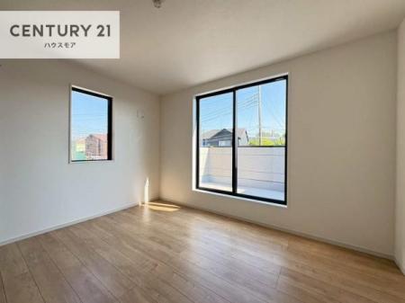 �m���@���邭���ʂ��̗ǂ������ł��B�u�V���v���v�Ƀf�U�C�����ꂽ�����B���R�x�������̂ŉƋ�⃌�C�A�E�g�ł��D�݂̋�Ԃ�n��グ���܂��B�����x�A���n�ɂĂ��m�F���������B