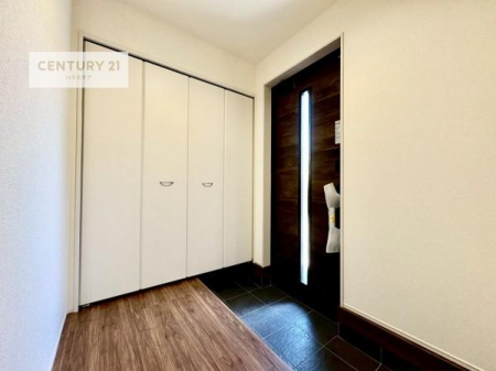 ���ց@�V���[�Y�{�b�N�X�t���B���ւ��Еt�����|�������₷���ł��I
�X�b�L���������ւŌ˂��J�����u�ԁA�������̂���S�n������Ԃ��o�}���Ă���܂��B