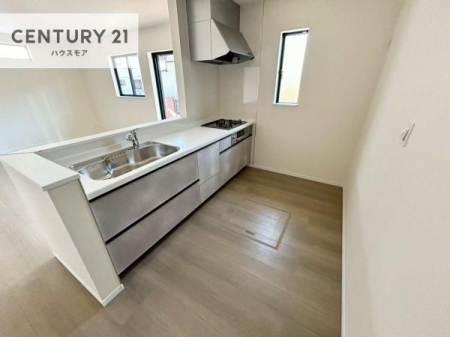 �L�b�`���@��Ƃ肠�钲���X�y�[�X�ō�Ƃ����₷�����K�ȃL�b�`���ł��I
���q�l�ƈꏏ�ɂ��َq������y���߂�L�X�X�y�[�X�ł��B�y�����������ԂɂȂ肻���ł��ˁI