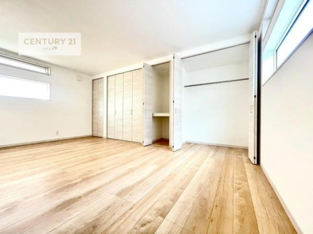 �q�������@���[�X�y�[�X���t���Ă���̂ŁA�}�ȗ��q���ł��U�炩��������������T�b�ƕЂÂ����đ�ϕ֗��ł��I�ǖʂ��L�X���Ă���̂ŁA�׋�����x�b�h�̒u����ɍ���܂���I